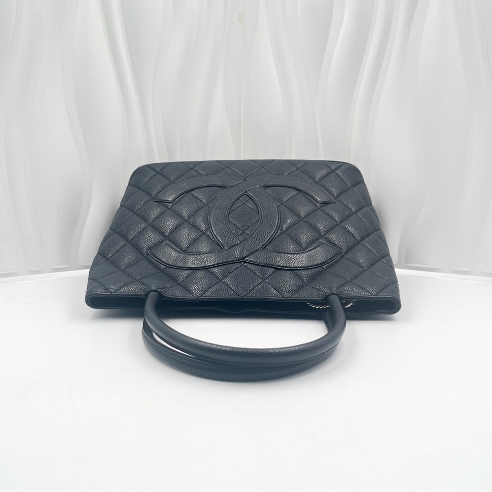 CHANEL Medallion Tote Bag Black Caviar Leather - Picture 5 of 13